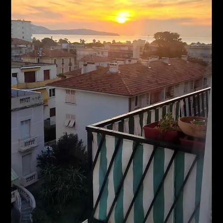 アパート 3 Pieces Bord De